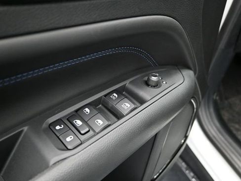 New 2026 Jeep Compass Altitude image 17