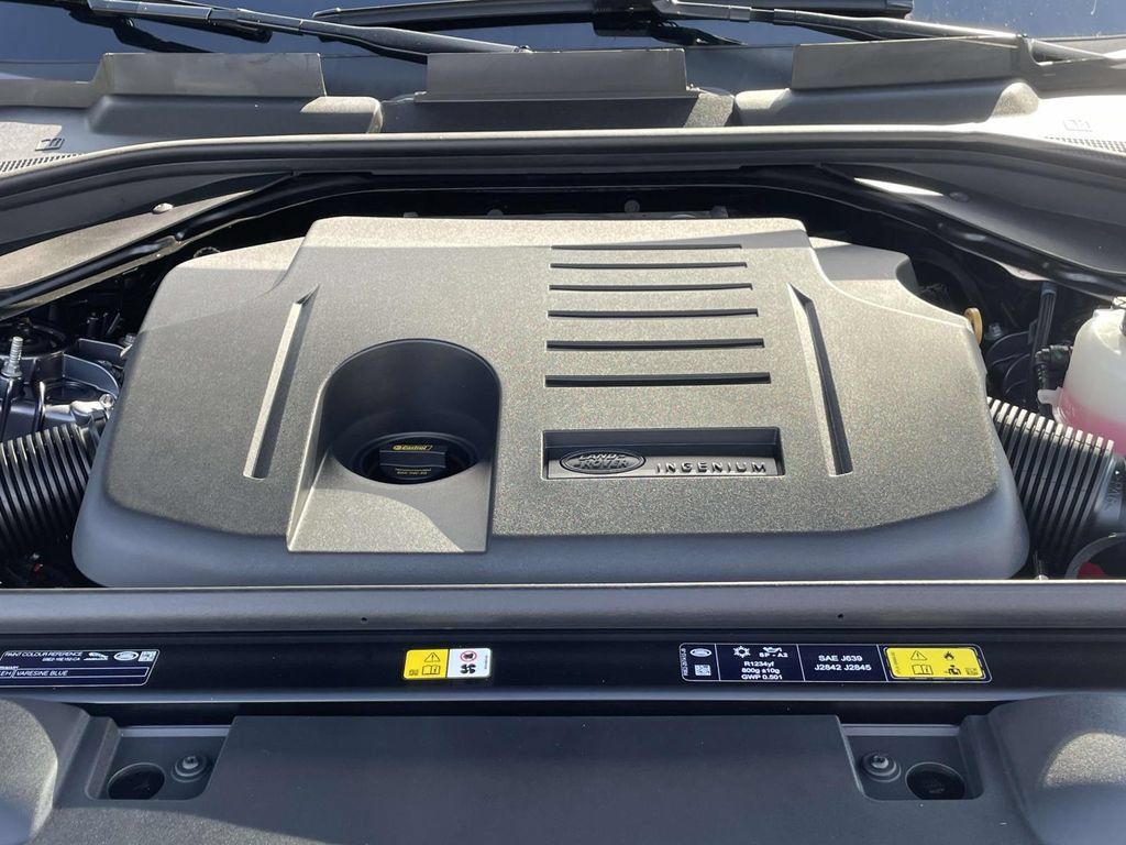 New 2027 Land Rover Range Rover Sport SE AWD/4WD image 13