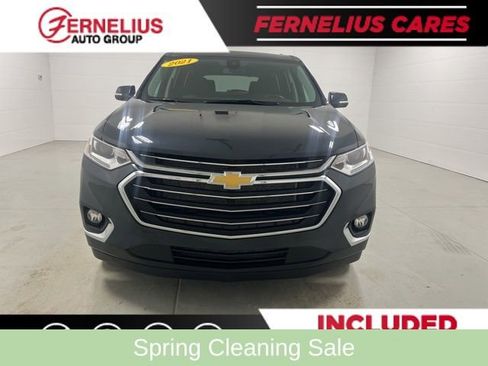 Used 2021 Chevrolet Traverse LT FWD image 2
