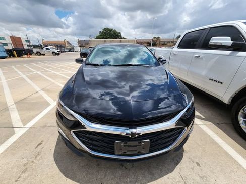Used 2022 Chevrolet Malibu RS FWD image 2