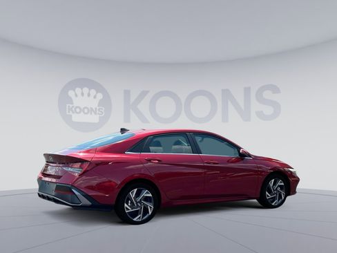 New 2025 Hyundai Elantra Limited image 11