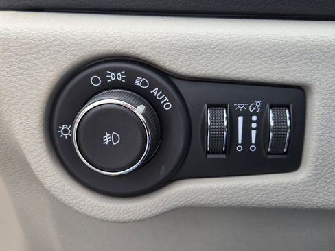 Used 2017 Chrysler Pacifica Touring-L Plus w/ Advanced Safetytec Group image 29