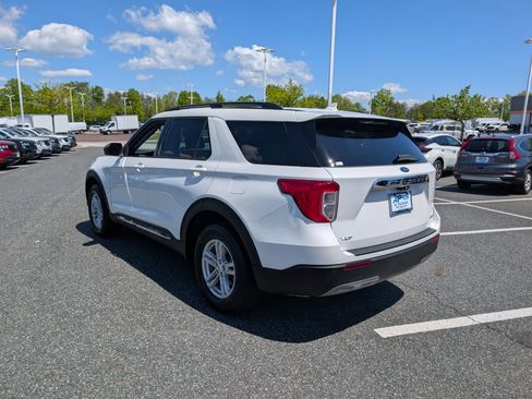 Used 2022 Ford Explorer XLT w/ Equipment Group 202A AWD/4WD image 5