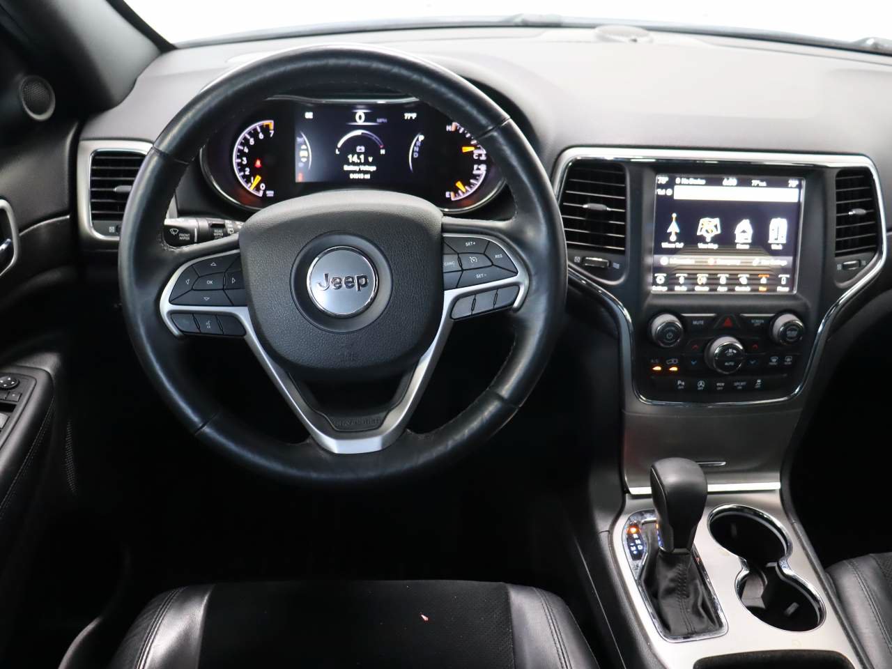 Used 2018 Jeep Grand Cherokee Altitude AWD/4WD image 12