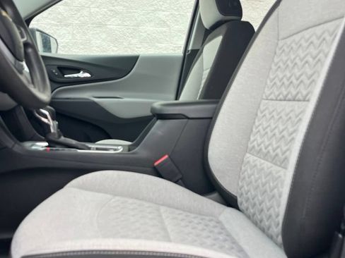 Used 2022 Chevrolet Equinox LS AWD/4WD image 7