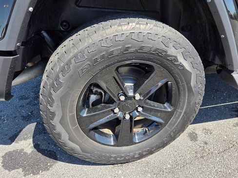 Certified 2022 Jeep Wrangler Unlimited Sahara AWD/4WD image 25