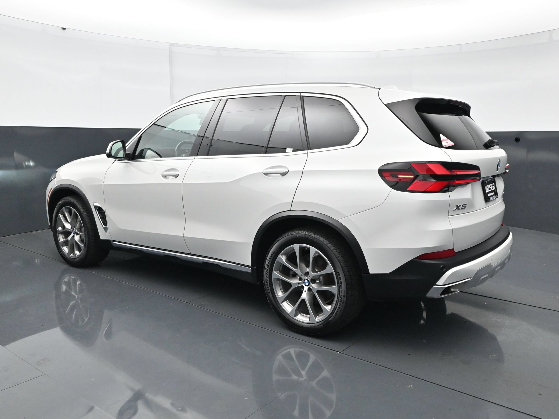 Used 2024 BMW X5 xDrive40i AWD/4WD image 4