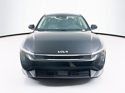 Used 2025 Kia K4 FWD image 2