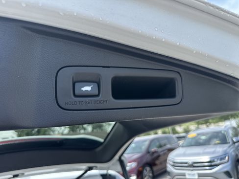 Used 2020 Honda CR-V EX-L image 11