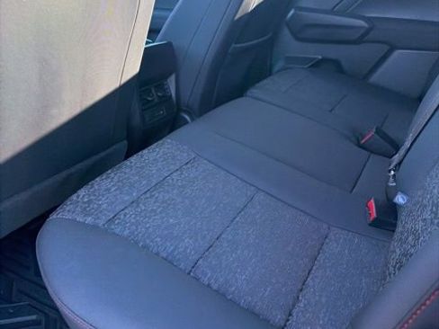 Used 2023 Chevrolet Colorado Z71 w/ Z71 Convenience Package 2 image 16