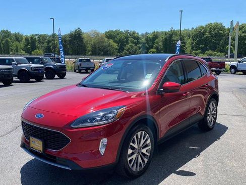 Certified 2022 Ford Escape Titanium w/ Class II Trailer Tow Package AWD/4WD image 3