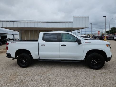 Used 2023 Chevrolet Silverado 1500 LT Trail Boss w/ Protection Package AWD/4WD image 9