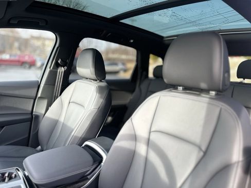 Used 2025 Audi Q7 2.0T Premium w/ Convenience Plus Package image 16