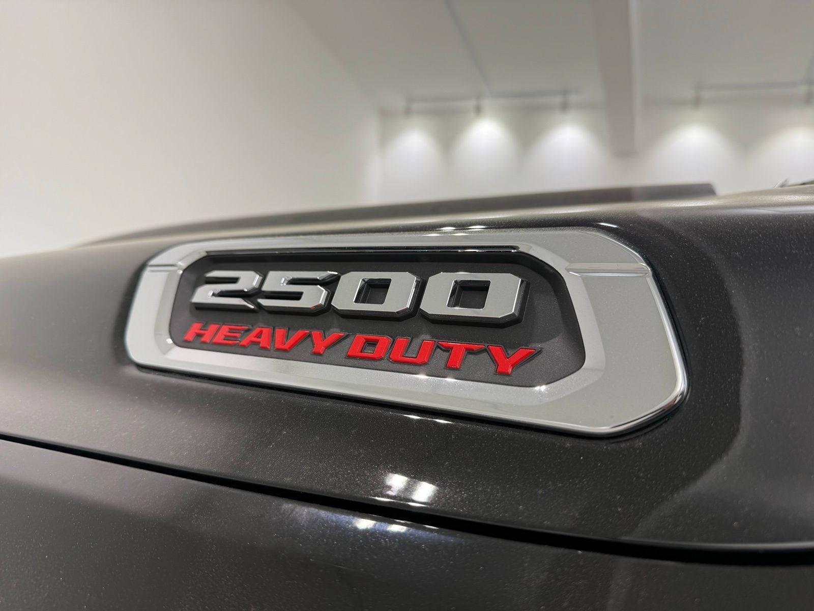 Used 2025 RAM 2500 Laramie AWD/4WD image 11