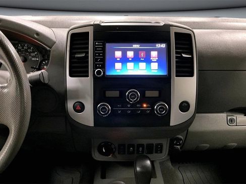 Used 2020 Nissan Frontier SV w/ Midnight Edition Floor Mats image 9