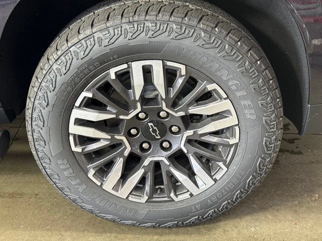 New 2026 Chevrolet Tahoe Z71 w/ Z71 Off-Road Package AWD/4WD image 7