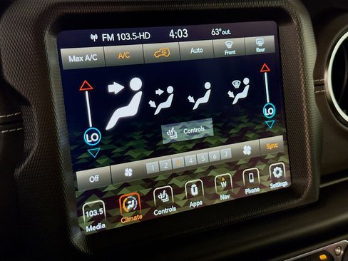 Used 2022 Jeep Wrangler Unlimited Sahara w/ Cold Weather Group image 19