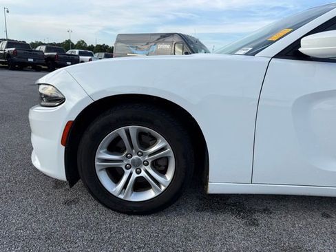 Used 2020 Dodge Charger SXT RWD image 17