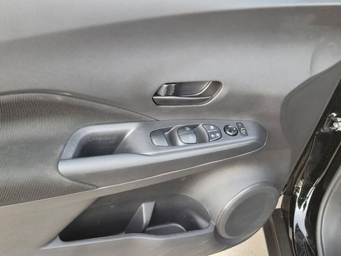 Used 2025 Nissan Kicks Play S FWD image 4