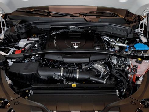 New 2025 Maserati Grecale GT image 29