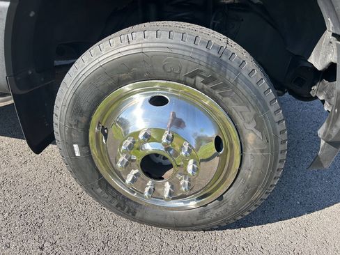Used 2017 Ford F550 4x4 Regular Cab Super Duty image 18