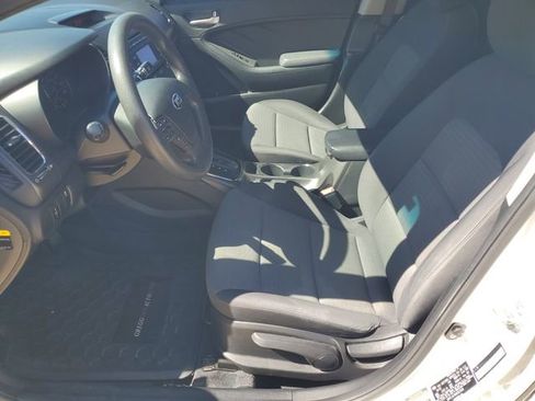 Used 2017 Kia Forte LX w/ LX Popular Package image 5