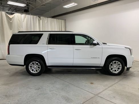 Used 2020 GMC Yukon XL SLT w/ Open Road Package AWD/4WD image 33