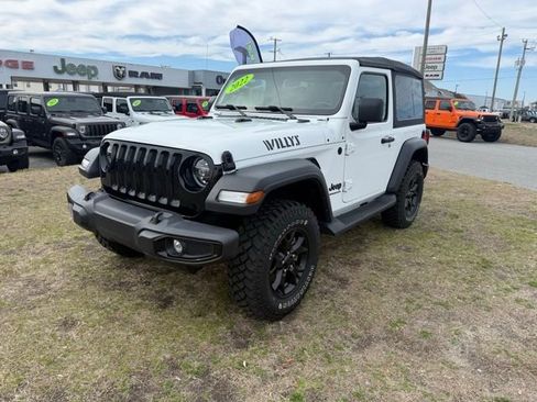 Certified 2022 Jeep Wrangler Sport AWD/4WD image 3
