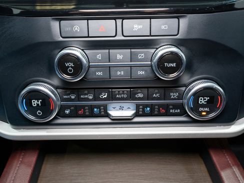 Used 2023 Ford Expedition Max Limited image 25