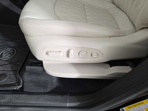 Used 2023 Buick Enclave Avenir w/ Avenir Technology Package image 27