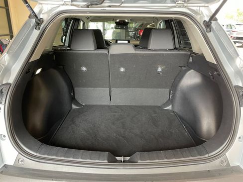 Used 2025 Toyota Corolla Cross LE image 29