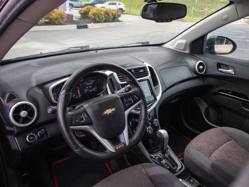 Used 2017 Chevrolet Sonic LT w/ Convenience Package FWD image 5