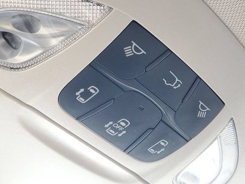 Used 2024 Chrysler Pacifica Touring-L FWD image 25