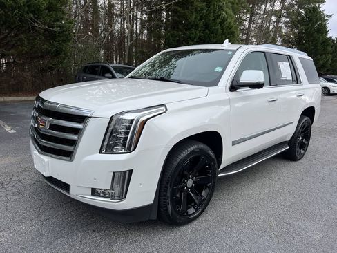Used 2020 Cadillac Escalade Luxury image 6