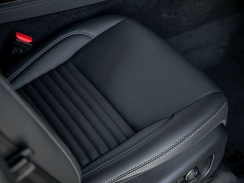 Used 2024 Land Rover Discovery Sport Dynamic SE image 28