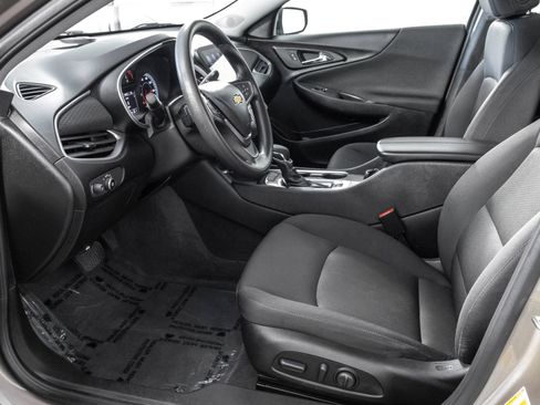 Used 2025 Chevrolet Malibu LT FWD image 7