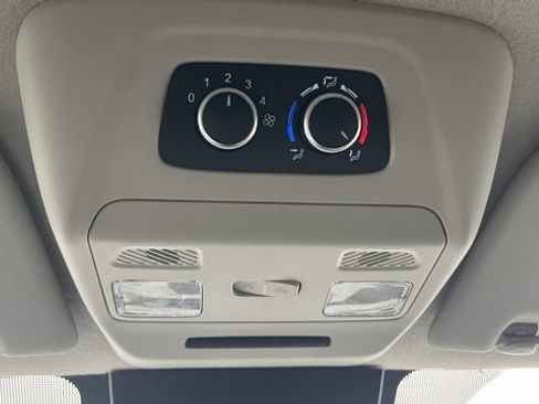 Used 2023 Ford Transit 350 XLT image 21