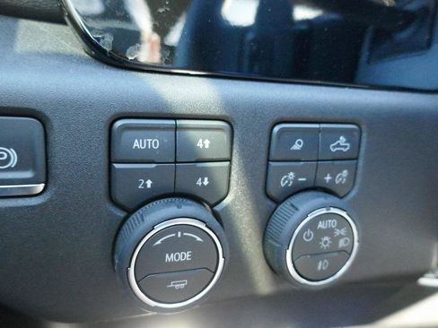 New 2026 Chevrolet Silverado 1500 LTZ w/ LTZ Premium Package image 18