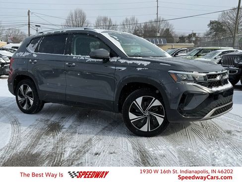 Used 2023 Volkswagen Taos SE image 1
