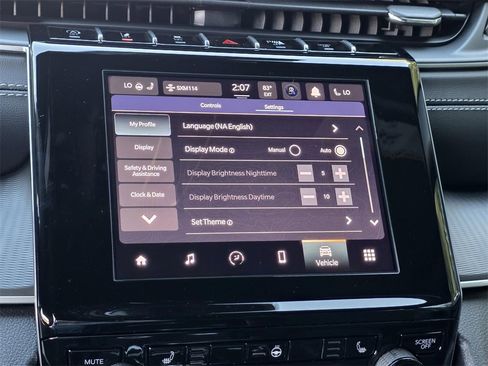 New 2025 Jeep Grand Cherokee Altitude image 18