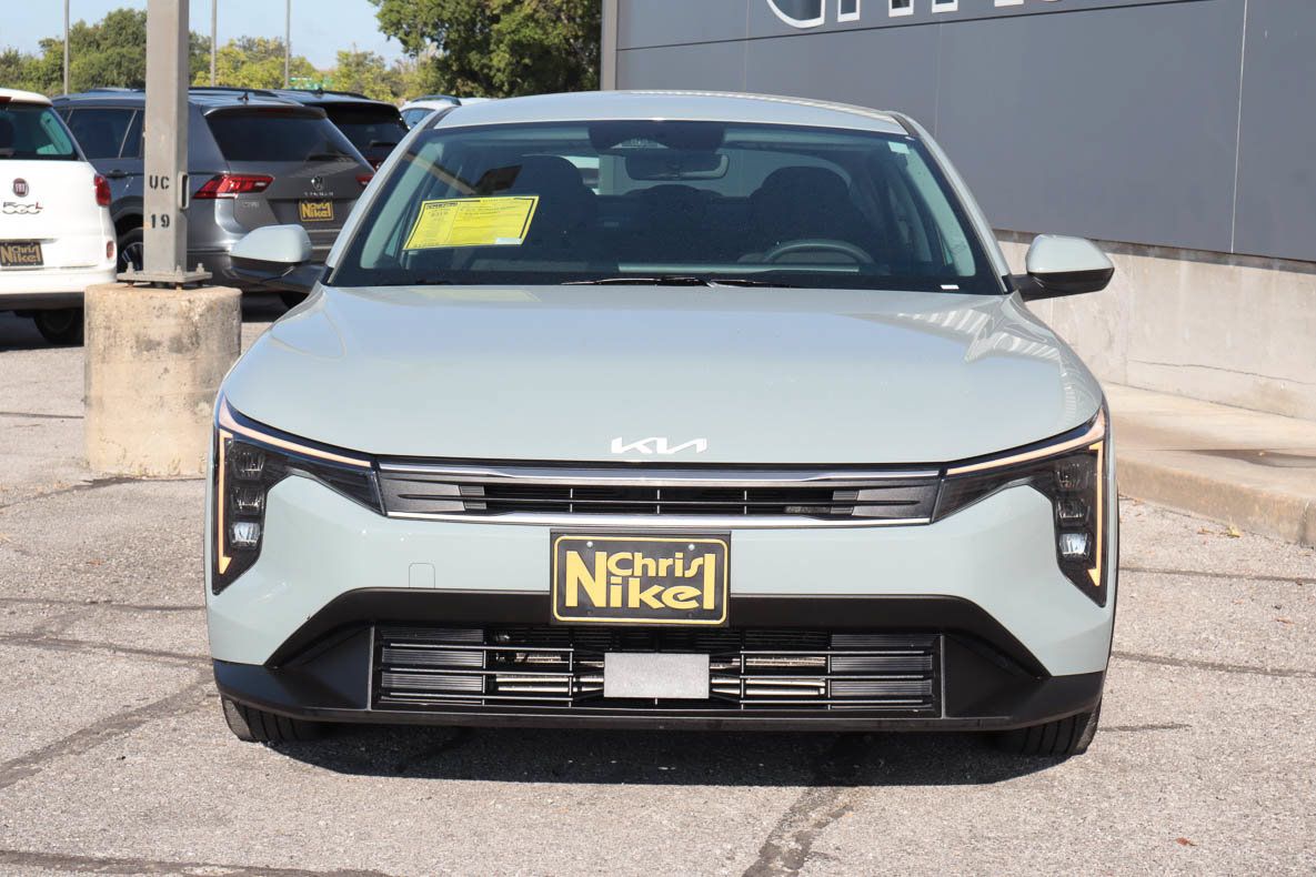 Used 2026 Kia K4 FWD image 2