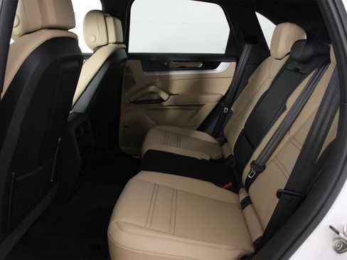 New 2026 Porsche Cayenne image 18