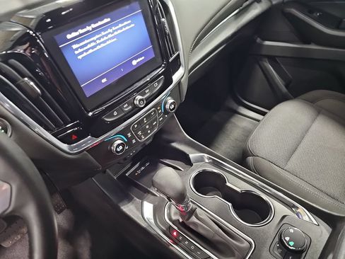 Used 2023 Chevrolet Traverse LT AWD/4WD image 26