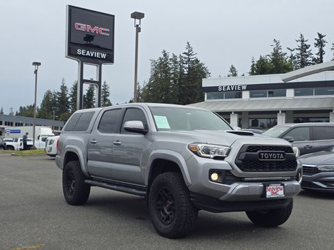 Used 2016 Toyota Tacoma TRD Sport w/ Premium & Technology Package AWD/4WD image 1