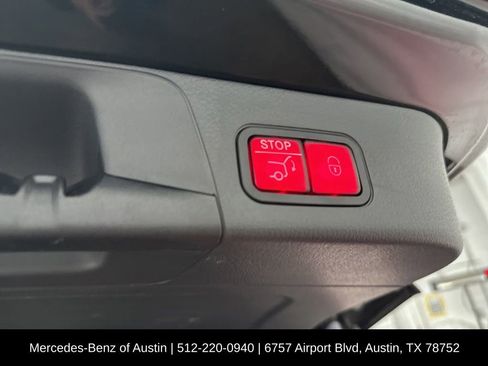 Used 2024 Mercedes-Benz EQB 300 4MATIC image 30