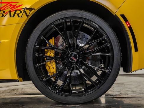 Used 2015 Chevrolet Corvette Z06 w/ 3LZ Preferred Equipment Group image 27