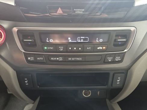 Certified 2018 Honda Ridgeline RTL-T image 17