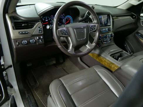 Used 2017 GMC Yukon XL Denali w/ Open Road Package AWD/4WD image 13