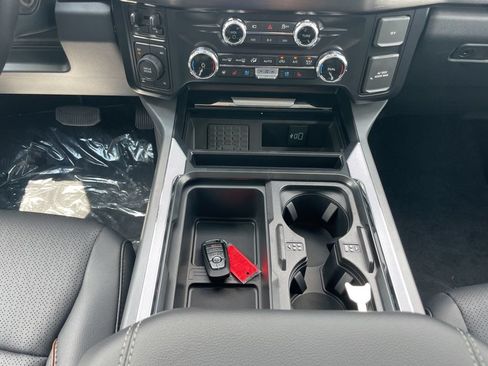 New 2025 Ford F250 Lariat w/ Lariat Ultimate Package AWD/4WD image 18
