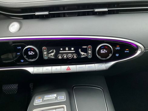 Used 2025 Genesis Electrified GV70 Advanced w/ Prestige Package image 41